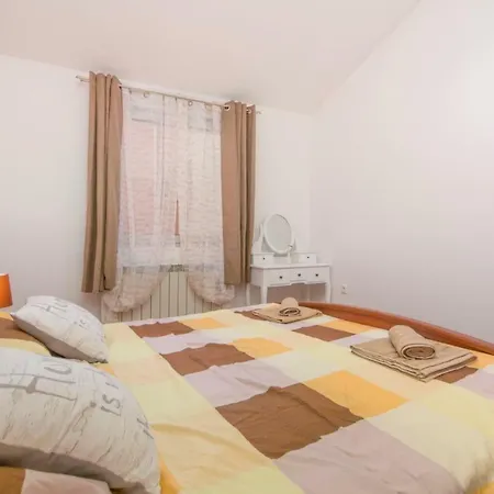 Centre Sea View Πούλα